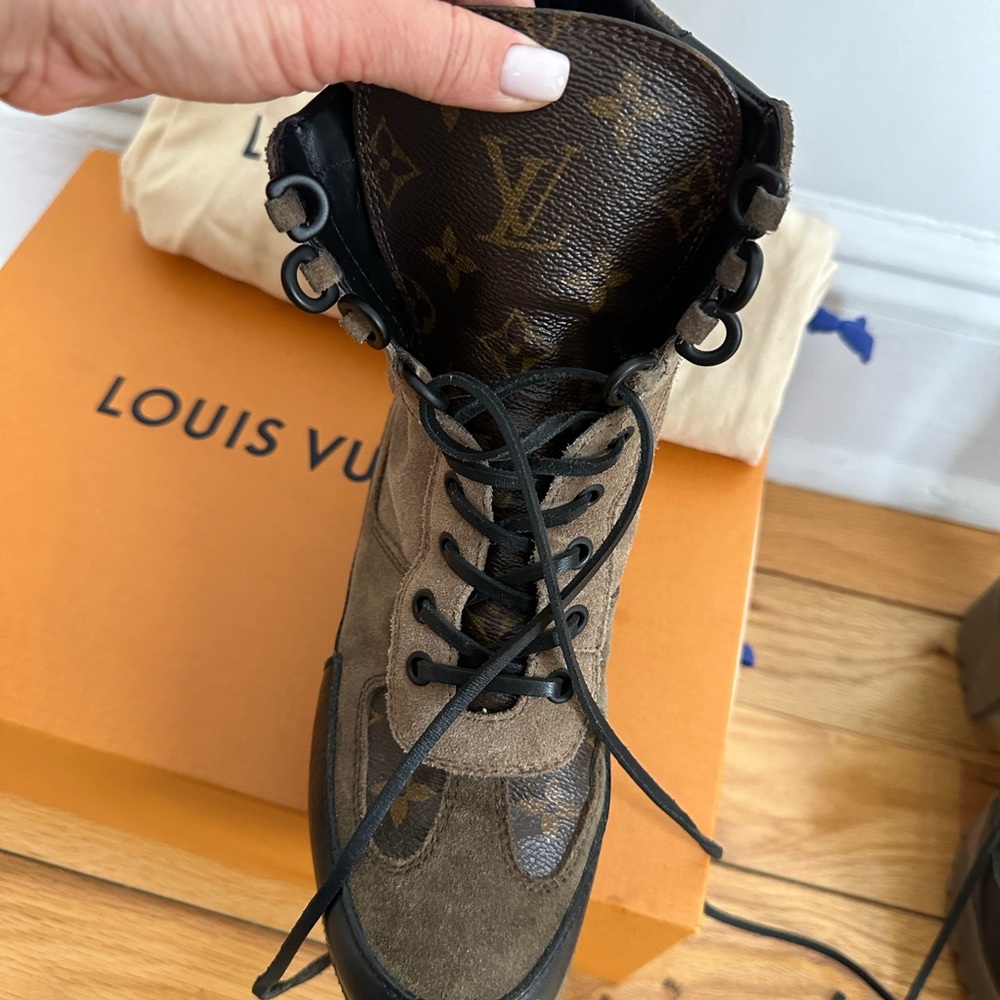 Laureate Platform Desert Boot On Sale!! - image 8